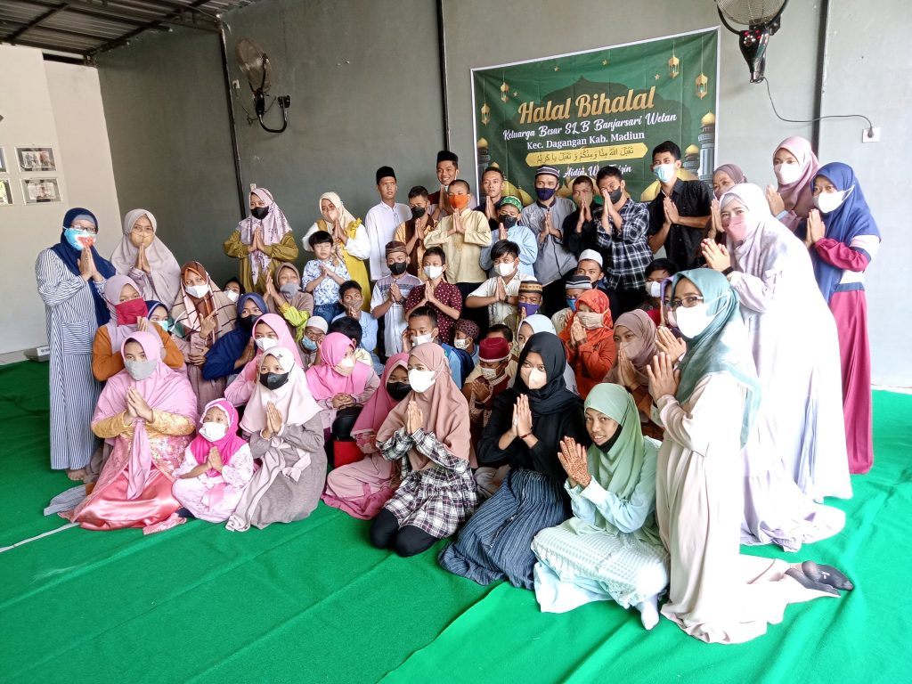 PERAYAAN HALAL BIHALAL Di HARI PERTAMA SEKOLAH – SLBN BANJARSARI WETAN